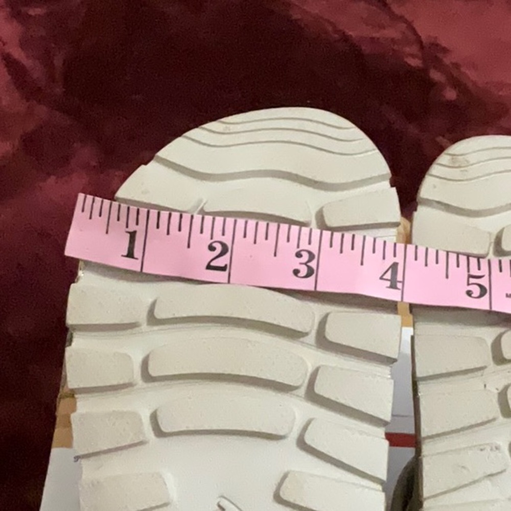 Skechers Arch Fit Crocs-Like Sandals - Picture 4 of 15